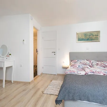 House Ponte In The Old Part Of Feriehus Punat