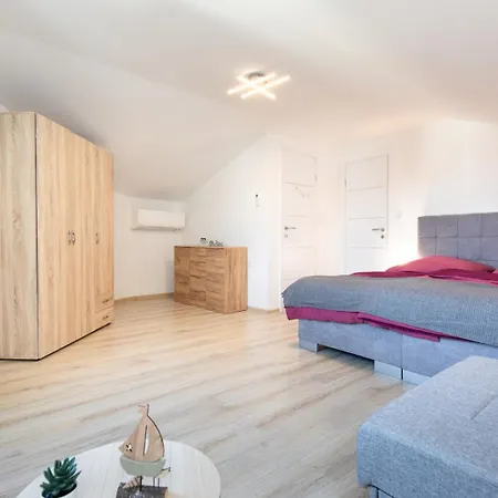 House Ponte In The Old Part Of Punat