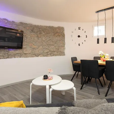 House Ponte In The Old Part Of *